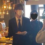<b>뷔페</b> 터는 석진이