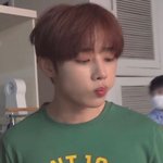 [더보이즈] 페이스<b>타임</b>하면서 밥먹고 있었는데