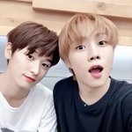 [더보이즈] 선우 이날 <b>쌍꺼풀</b> 풀린거야? 안보이는거야?