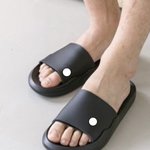 [꼭조언부탁] 남친은 아니고, 남사친도 아닌데 데이트 할때마다 <b>슬리퍼</b>