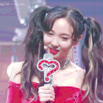 나 <b>담달</b>에 나연 버블살거임