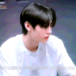 보호 본능 자극하는 <b>청초</b> 男돌