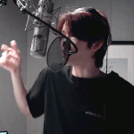 아이돌들 <b>녹음</b>할 때 이렇게 개오바를 떠는데