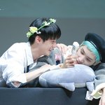 [펜타곤] <b>몬</b> 얘기하느라 이렇게
