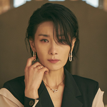 드라마에서 옷장 여는 김서형