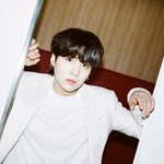 [방탄소년단] <b>의상</b>보다 더 하얀것같은 애옹씨