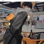 [NCT즌] 김도영 개귀엽다 ... 뒤에