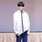 [더보이즈] <b>보리</b>랑 다니면 눈에 띌수밖애 없음