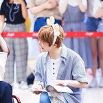 [펜타곤] 얘드라 대<b>돌</b>조면서 <b>팬</b>한텐 무릎꿇어주는 아이돌 어때?