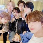 [NCT즌] 읹줁이 순정만화 <b>남주들</b>에 둘러쌓인 여주 같음