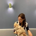 트와이스 <b>나연</b>, 강아지와 머리 맞대고 함박웃음..'사랑스러워'