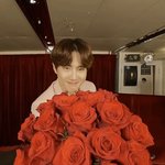 [EXO] 아니 오늘 급식에 로즈<b>떡</b><b>만둣국</b> 나와서