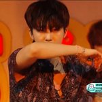 [NCT즌] 재민이한테 자꾸 브이넥 <b>셔츠</b> 입히는거