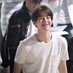 24살의 <b>나대</b>한 백현