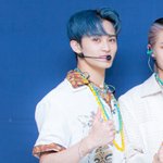 [NCT즌] 마크 턱이 점점 옆으로 돌아가는거같아