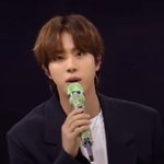 [방탄소년단] 마이크가 큰 거야 얼굴이 작은 거야