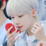 [더보이즈] 이거 진짜 <b>찬희</b>가 쓰는거야?