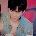 [펜타곤] <b>휴일</b>이라 정주행중인데