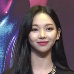 카리나 별로 예쁘지도않은데 자꾸 비주얼멤버인척 <b>영업</b>하는거 짜증남