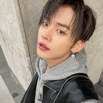 [TXT] 연준이 셀카 실력 <b>완전</b> 늘음