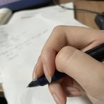 너네 펜 올바른 자세로 <b>잡음</b>?