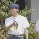 [NCT즌] 근데 마크 진짜 몸 예쁘지 않냐 흰틔에 청바지