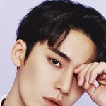 [세븐틴] 김민규 코에 <b>초코칩</b> 깨물어버려