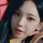 [댓글부탁해] 이 사진 카리나 퍼스널<b>컬러</b> 뭔지 아는사람