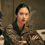 군복입은 29세 크리스탈.jpg