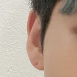 [NCT즌] 귀 뚫은 것처럼 <b>자국</b> 있네