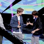 [NCT즌] <b>형들</b>한테 상 자랑하는것좀봐