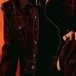 그거 알아..? 도경수 바지 찢겨있음