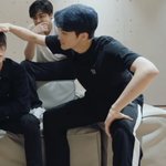 [NCT즌] <b>후아</b>유티에 발렌시아가바지입는남자 어때