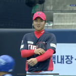 얘들아 야구선수 <b>송민호</b> 닮지 않음?