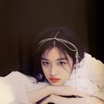 안유진 화보 분위기 지<b>린다</b>