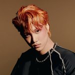 <b>종인</b>이 메이크업 별로라 생각햿는데