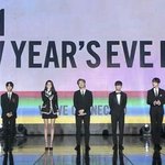 혹시 이 사진 소원 <b>뒤쪽</b>에 서있는거임??