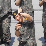 졸사 이 <b>포즈</b>로 찍을까