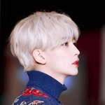 직찍 찢고 나오는 '美의 <b>남신</b>'