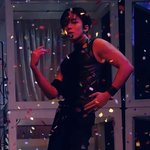 <b>휘영</b> 조각상 아니냐