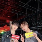 [NCT즌] 이 사진 마저... <b>어색</b>해보인다..