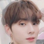 와 차은우하고 <b>황민현</b> 얼굴 합친거봐