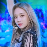 윈터 금발머리때가 <b>찰떡</b>인듯