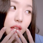 장원영 립스틱 색깔 <b>뭔</b>계열이냐