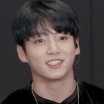 전정국 머리 자르니까 8년이 <b>어려</b>짐