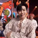 [NCT즌] 저머리를 하고도 잘생기니가 자꾸 저런 요상한<b>시도</b>를하지