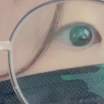<b>내</b> <b>눈</b> 예쁜 편이니