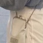 <b>사진속</b>에있는 크로스백 어디껀지 아는사람!!