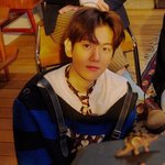 변백현 머리 입대라<b>방</b>할<b>때</b>같지않냐