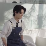 [NCT즌] 잼젠 지금 <b>다리</b> <b>위</b>에 앉아있는겨?